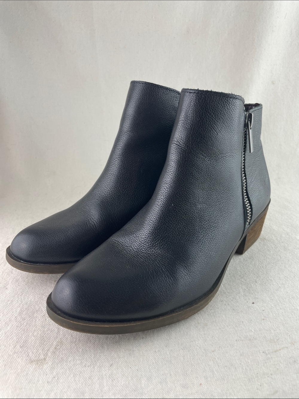 Kensie Classic Women's Black Leather Ankle Boot with Side Zip Size 8